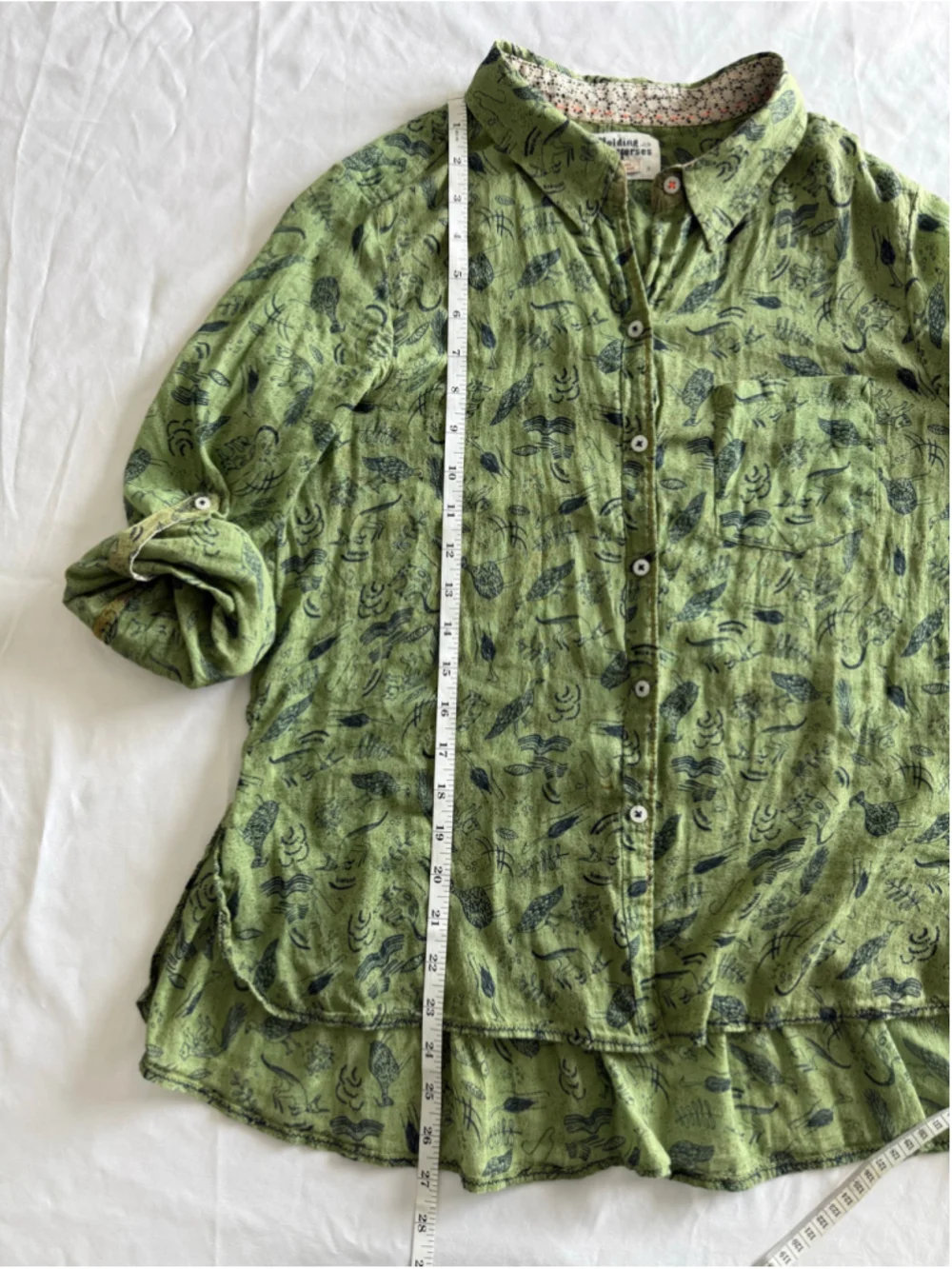 Women's Holding Horses Button Down Shirt Size 6 Green Black Animal Print
